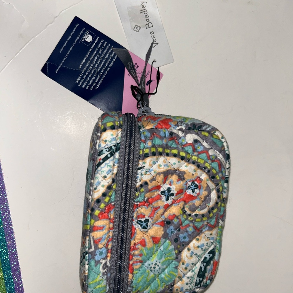 Vera Bradley med case CITRUS PAISLEY NWT
